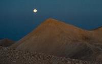 Full moon above Troharis